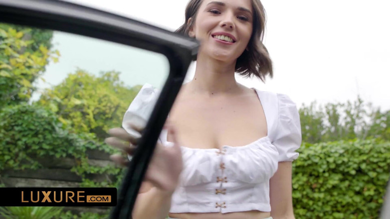 Luxure: Percutian seks Ginebra Bellucci dan Eve Sweet