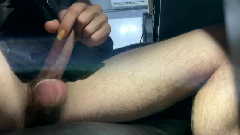 Curvedandcut: Zakar cendawan hampir ditangkap memancut mani oleh isteri