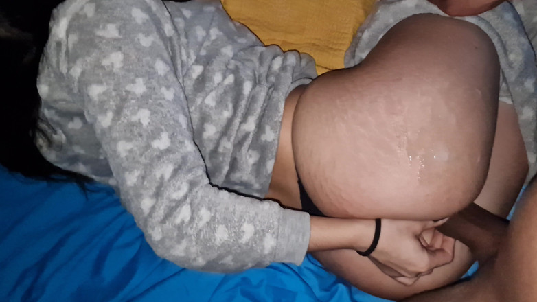 Carlalamamadora: Il patrigno mi sveglia con un bene prima di andare...