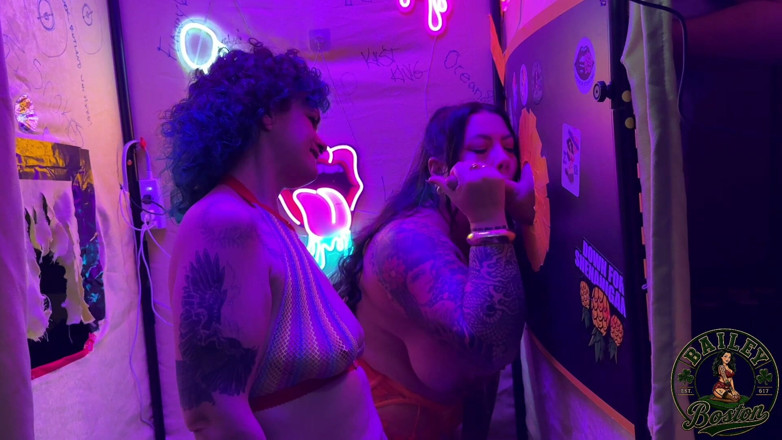 Sharedwife90: Bailey Boston e Kennedy Starling compartilham dotado branco no Gloryhole