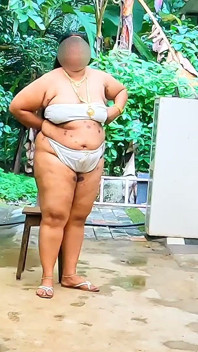Unveiling in Sexy Body Outdoor, Mallu MILF in Traditional Loincloth and Bodice, Showing Her Big Ass and Boobs