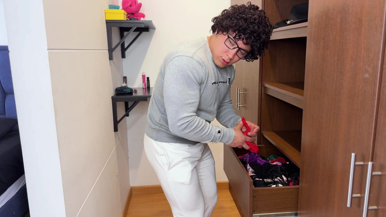 Winter Steph: Smelling Stepsis Panties Ends Well! I Caught Her Fucking Her...