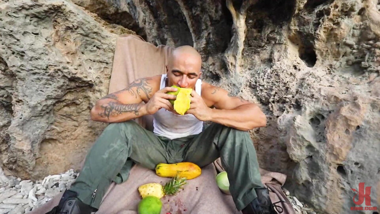 Kinky Bites Gay: King Noire: Man Vs. Mango