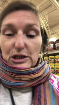 Esibisco Le Mie Tette in Un Supermercato per Mostrarti Quanto Fosse Freddo!