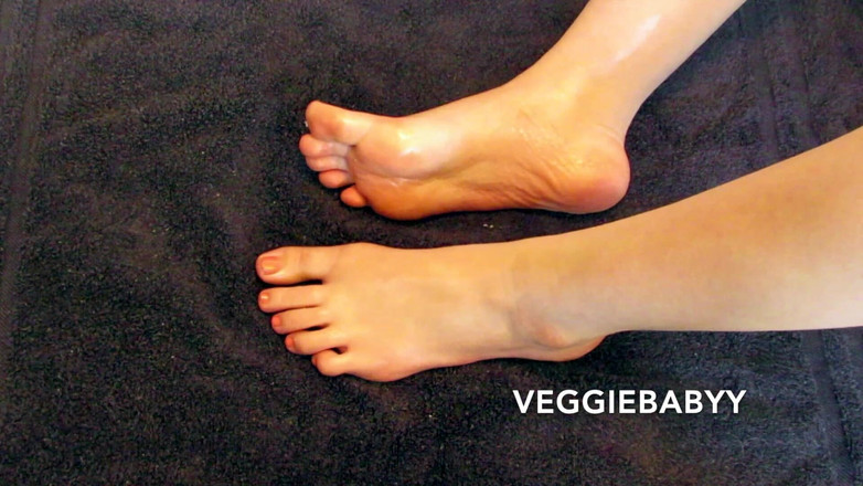 Veggiebabyy: Tření oleje o nohy