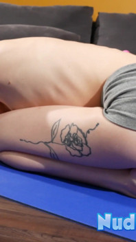 Skinny Teen Aria Haze Shows Yoga Flexibility