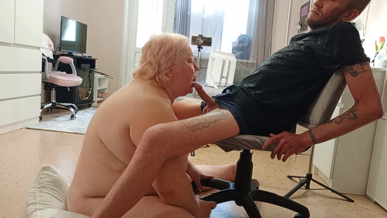 Zona901: Iubita vrea spermă în gură și suge pula