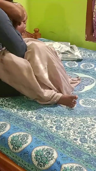 デリーホットセクシーNiharika Bhabhiハードコア吸い込みとクソxvideosで