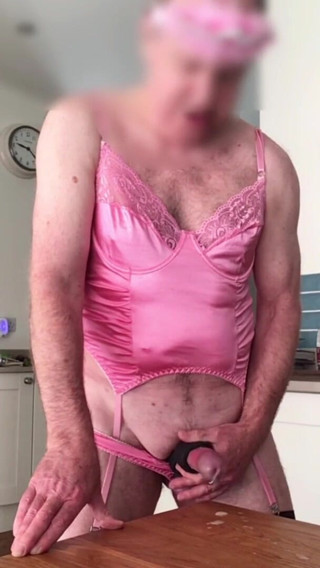 Bellhead: One minute pink fun