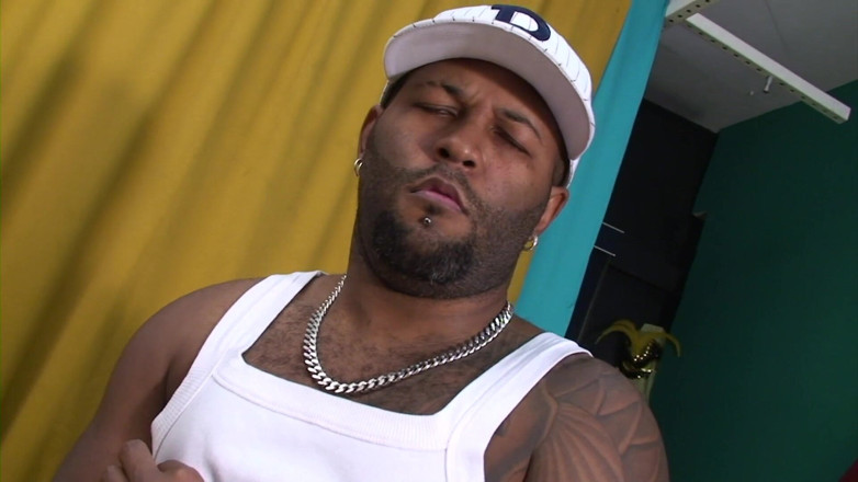 Male Dream: Ebony gangster has a good jerk off session