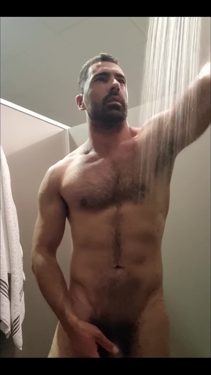 Sensualmassage: Will You Accompany Me to Take a Hot Shower?