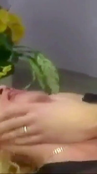 Berijd de blonde milf
