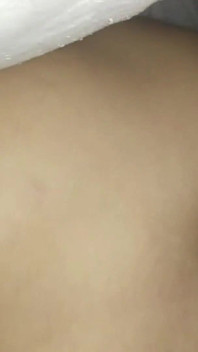 Um desejo de sexo silencioso e quente quer fazer barulho com a bunda grande