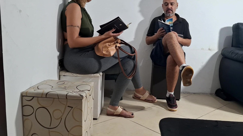 Gabi SweetCouplesStories: Blankziehen von schwanz im Wartezimmer des Zahnarztes und sie ...