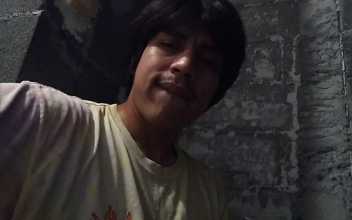 AlexAlejandro13: Cum îmi place să mă încălzesc cu mâna mea