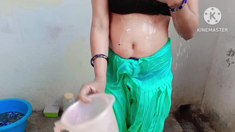 Ankurpriya000: Plná indická nevlastní sestra se koupe před svým nevlastním bratrem