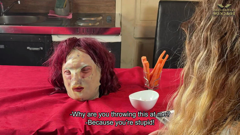 Dominatrix Frida: Menghinakan hamba berkuasa di Meja Makan (223)