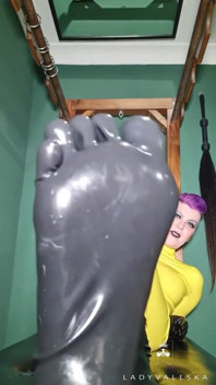 Venerare de picioare și mănuși din latex