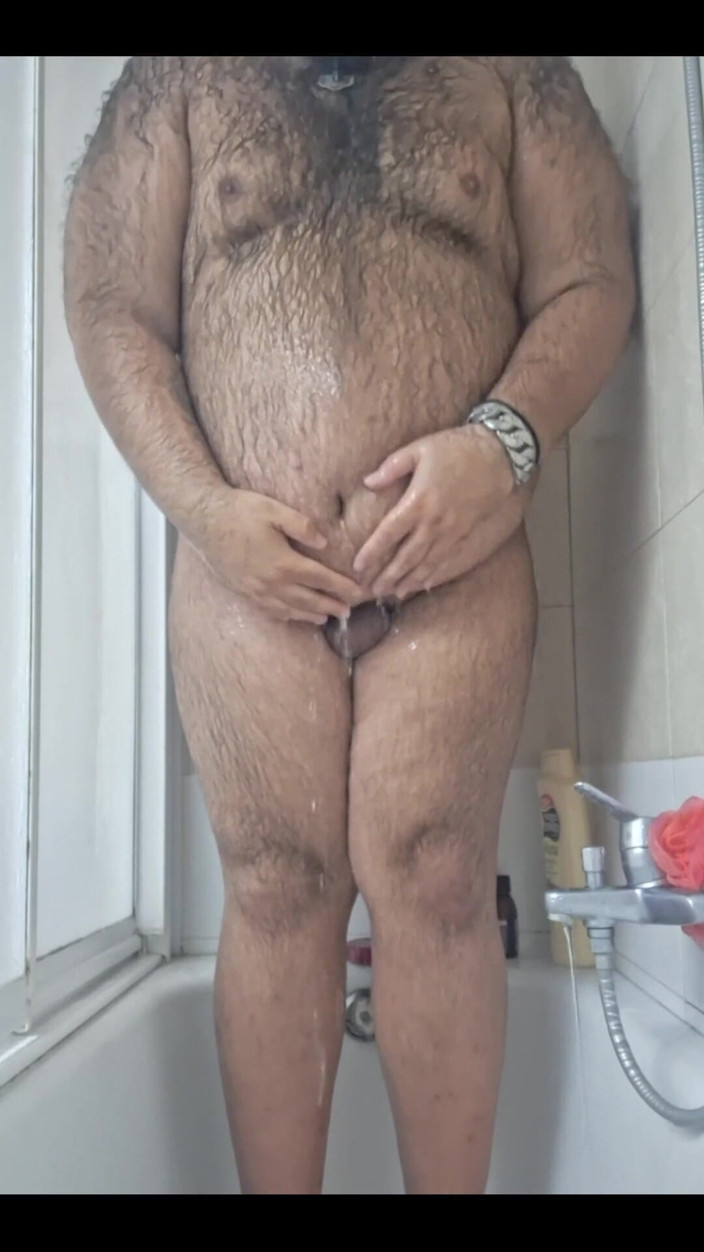 The Mencey: Shower Time