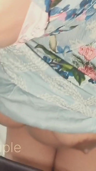 Przyrodnia siostra seks indyjski, jeśli nie ma nikogo w pokoju, pieprzę się, gdy mam szansę