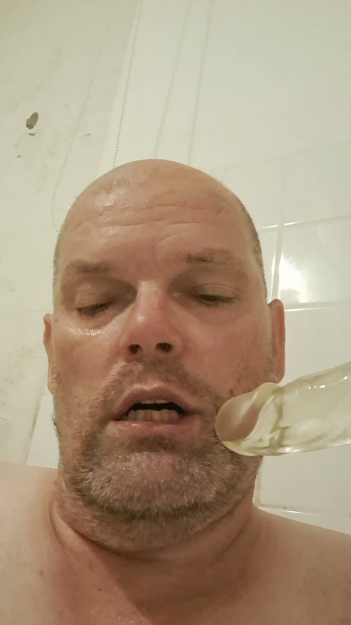 Fickspecht: The Bitch Is Back, the Whore?