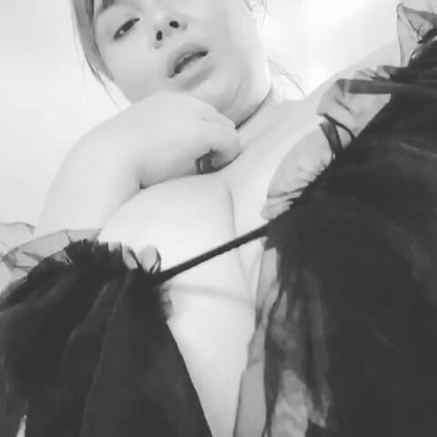 Roxanne Miller: SOSを送る