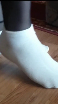Sneaker strumpor och rostat bröd