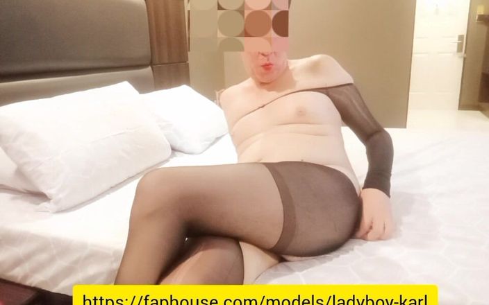 Ladyboy Karl: Vibratorul mă înnebunește