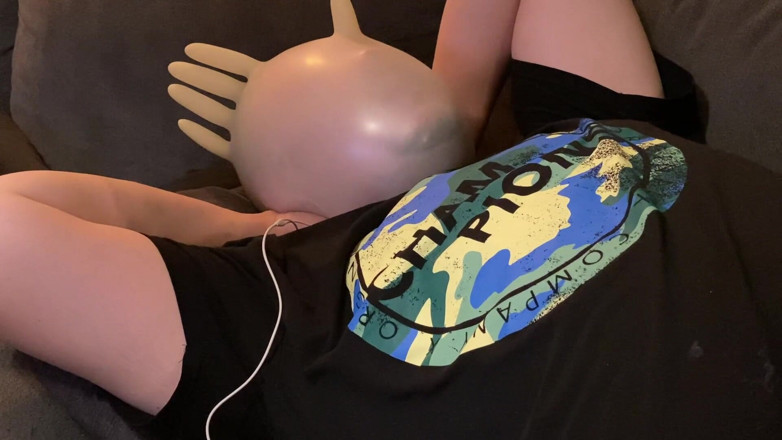 ButHoleDildoLover: My fourth breathplay - Double latexglove mask breathing