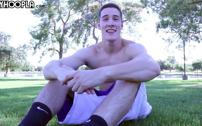 Gay Hoopla: Nieuwe lange voetbal jock Jay Bloomer