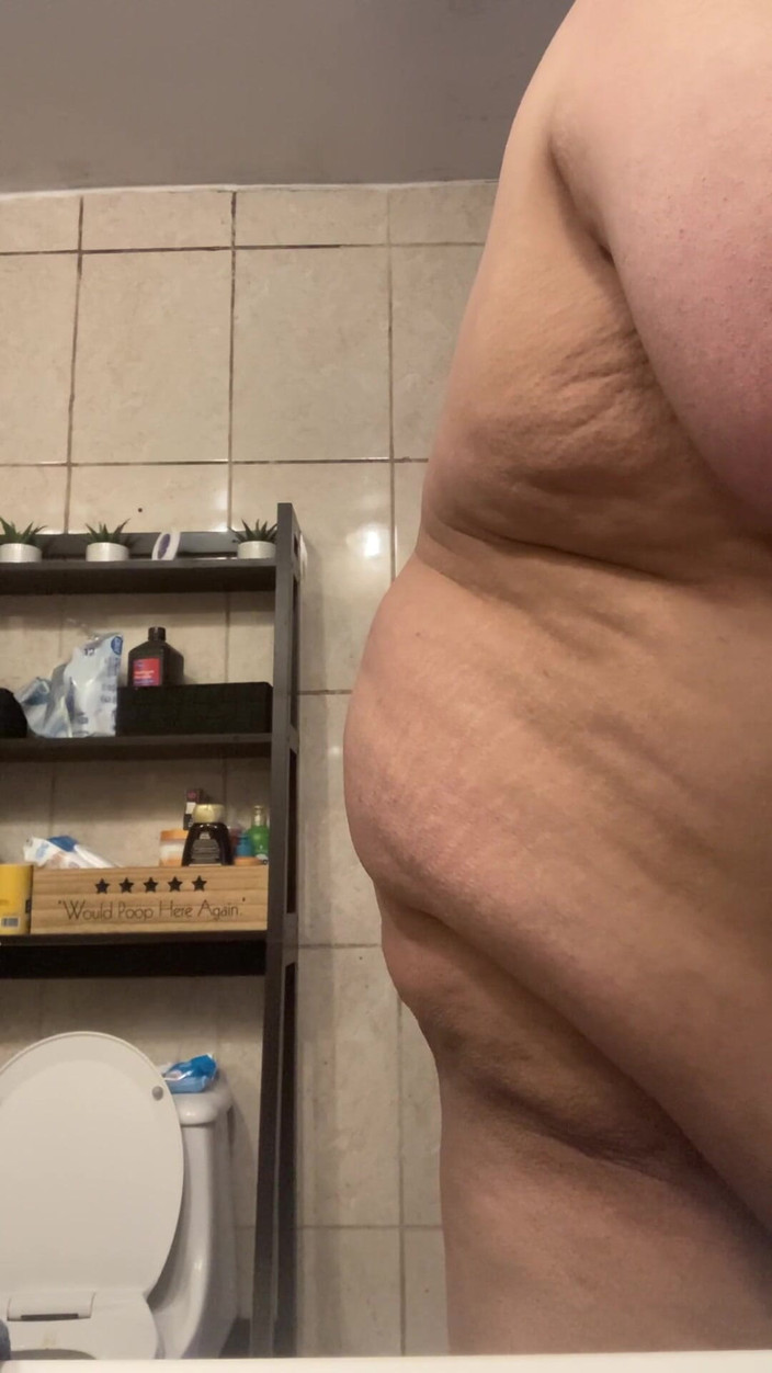 Chubbytits16: Beni duş alıp göğüslerimle oynayacak bir erkeğe ihtiyacım var