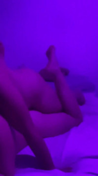 La soirée pyjama des meilleures amies se termine par une scène lesbienne excitante