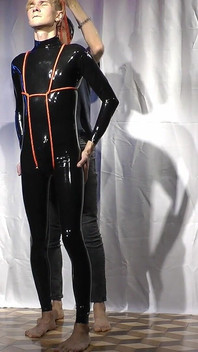 Nicky lateks bebek ağzı tıkalı ve ipli