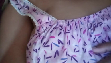 Miya White: Anne aktris terkenal Sri Lanka di ranjang mengacak-acak dan musterbasinya...