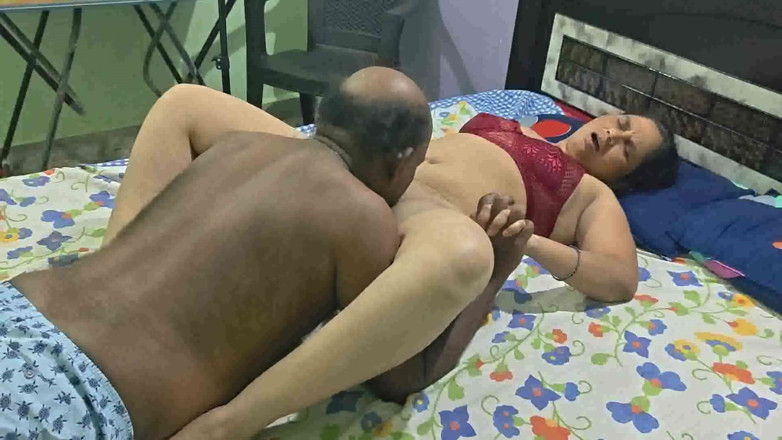 Sexy sindu: Vesnická tetička Poprvé těsná kundička
