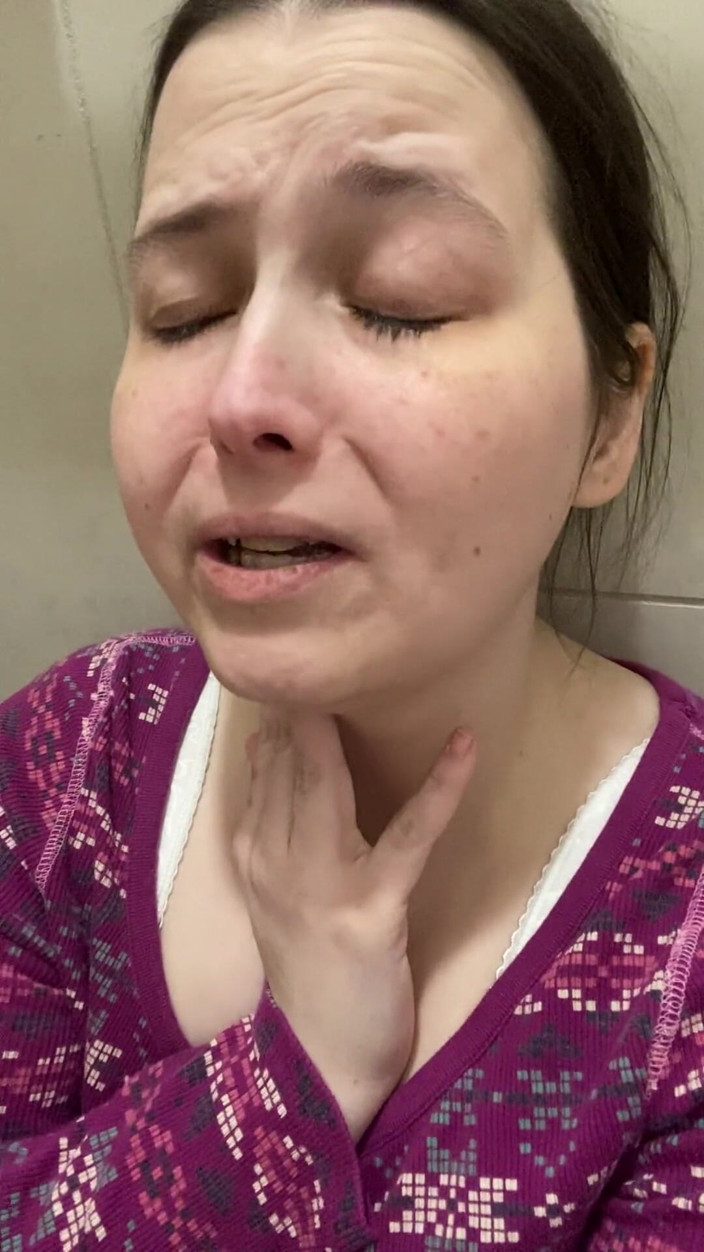 MissChrystalline: Mon clito ne me laissera pas jouir