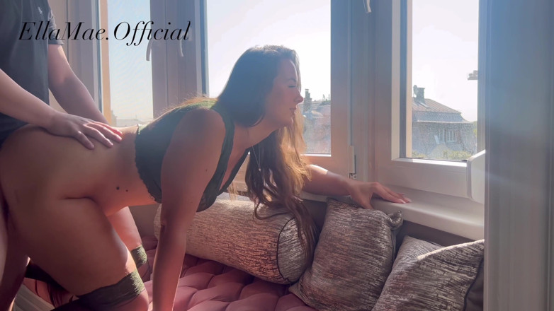 Ella Mae: De vakantie eindigt met wilde seks met de buurman
