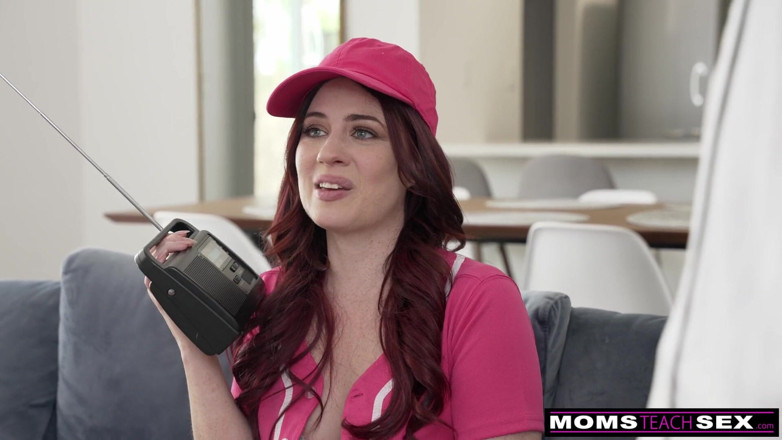 Moms teach sex: Stepmom Gets a Grand Slam - S18:e5