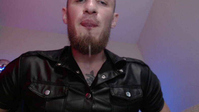 Hunky time: Leather Master, Saliva(spitting) and Biceps