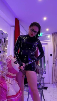Sissy-akademisi Bölüm 4 - Sissy'nin Eğitimi
