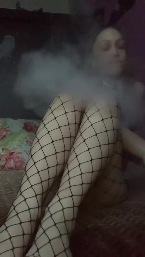 SashaSweet69: Bunny Costume, pepek bogel dan vape