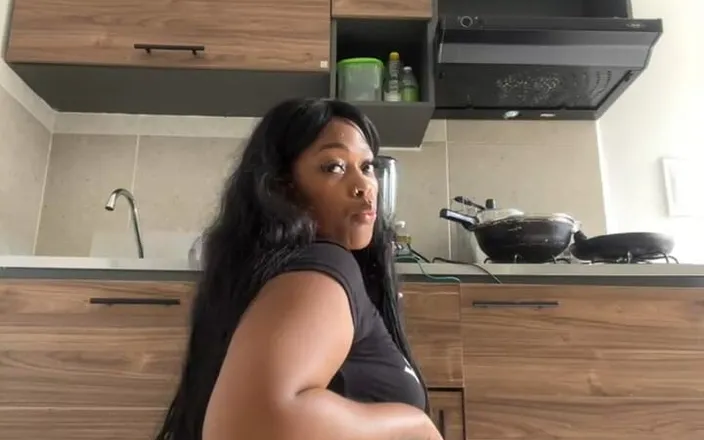 Lily Baudinx: Jack off to My Phenomenal Ass, Episode 1028