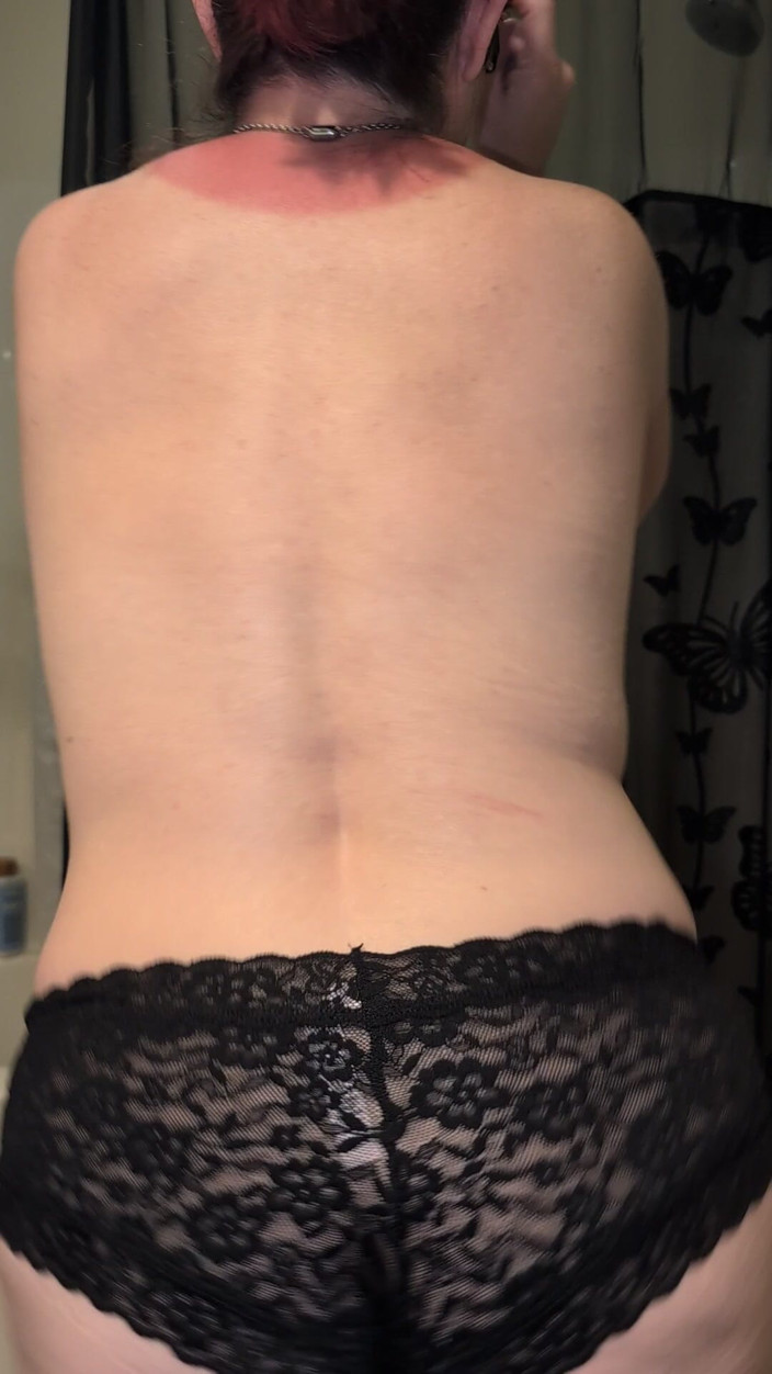 Elianna: Sinnlich und sexy im schwarzen höschen