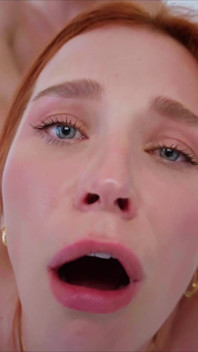 Primo Piano Del Volto Durante L'orgasmo