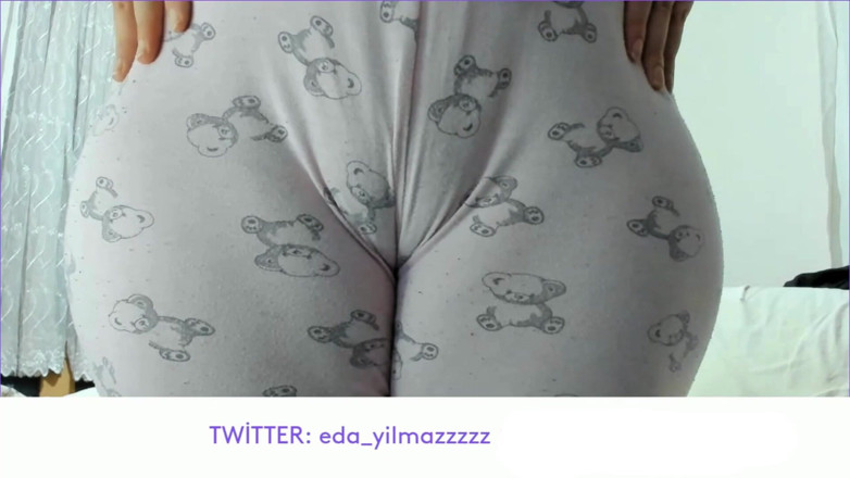 Bigass_sexy_bigboobs: Верблюжа лапка - мастурбація в піжамі - турецьке порно - турецька мамка