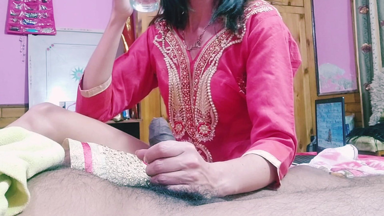 Bolly Karma: 義理の兄は私に手コキをしてほしいと思っていました