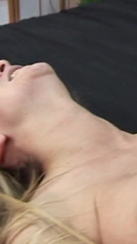 Khoe hàng Sluts_neu
