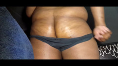 Eleasihle Esma: 큰 엉덩이 트랜스젠더 애널 핑거링