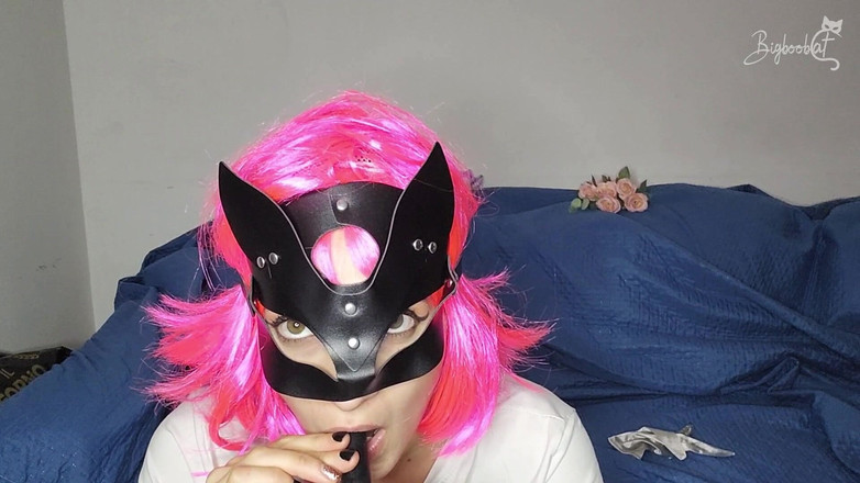 BigBoobCat: Moje duże naturalne cycki czekają na twoje spojrzenie, gdy masturbuję...