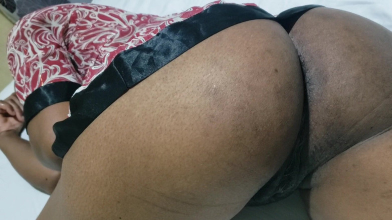 Lovemina: Cái mông màu hồng này yêu cầu đánh đòn nghiệp dư tự...